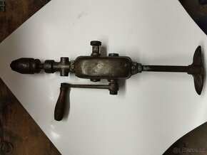 Stará ruční vrtačka