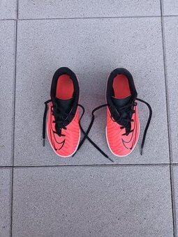 Prodam detskou salovou obuv Nike,vel.EUR 32