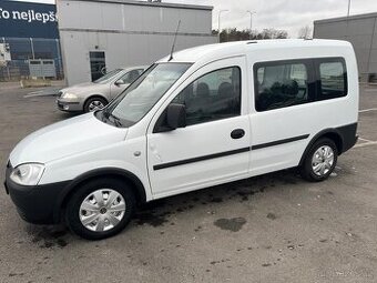 OPEL COMBO 1.3 CDTI. SUPER STAV. NOVÁ STK . SERVISNÍ KNÍŽKA