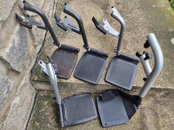 Prodám nášlapy,stupačky,opěrky pro invalidní vozík viz foto.