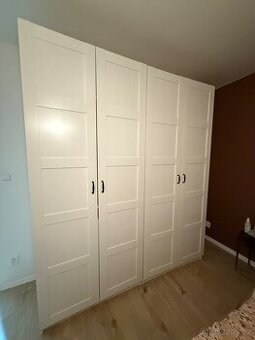 Šatní skříň - 1