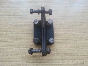 Držáky motoru a matice kolen Jawa 350 634