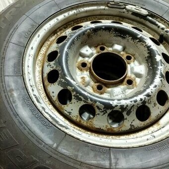 16" plechová kola – 5x139,7 – KIA Sorento  Disky: Plechové 