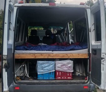 Vymenim Mercedes sprinter 2.2 CDI 60kw osobne auto 9 miestne