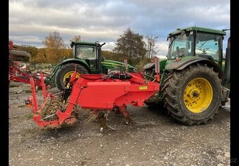 Dlátový pluh, John Deere 8120