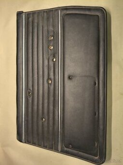 BMW E12 čalounění dveří