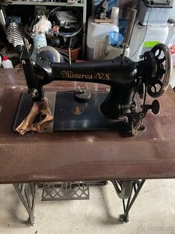 Staré šicí stroje