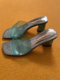 Krásné nové pantofle 37