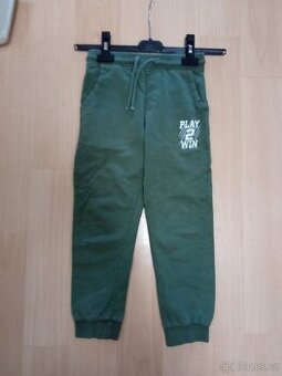 Chlapecké tepláky, vel. 7-8 let