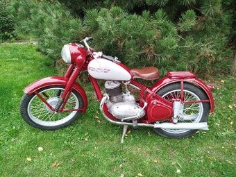 Jawa 250 pérák lidovka po renovaci bez TP