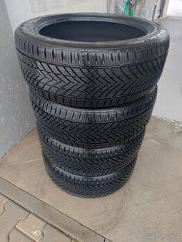 Celoroční TRACMAX X-PRIVILO A/S TRAC SAVER XL 225/45 R18 95W