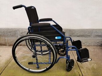 Prodám velmi málo používaný invalidní vozík