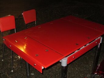 Stůl skleněný GD-082, rozkládací se šesti židlemi, viz.foto