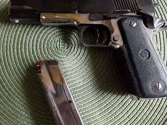 Prodám pistoli