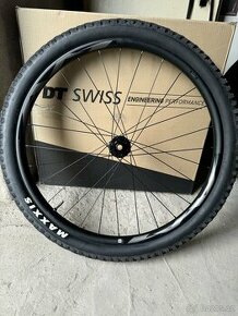 Zapletená kola Giant AM