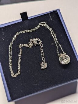 Stříbrný řetízek značky Swarovski