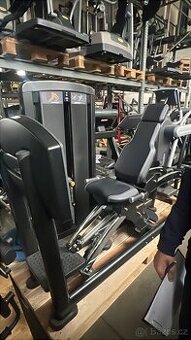 Life Fitness Insignia seated leg press-úplně nový