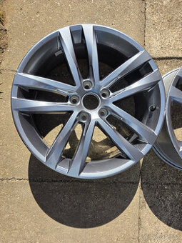 5x112 r18 et51 alu disky kola volkswagen golf salvador 18