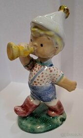Keramická soška, Chlapec s trumpetou.