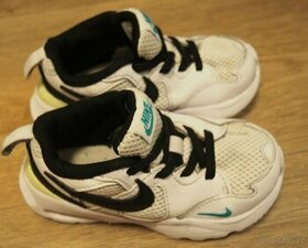 chlapecké sportovní boty, tenisky, botasky Nike vel.25