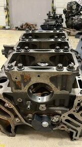 BLOK MOTORU CRT 3,0 TDI 200KW AUDI Q7 4M - 1