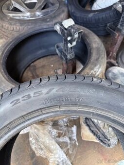 Pneumatiky R17 235/45 nové