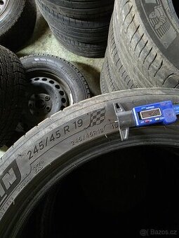 245/45 R19 Michelin Letni