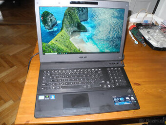 notebook ASUS 17" displej intel i 7