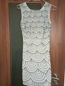 Šedé šaty značky LACE&BEADS
