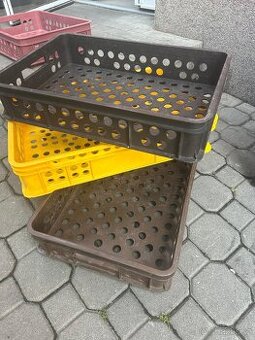 Plastové přepravky na pečivo