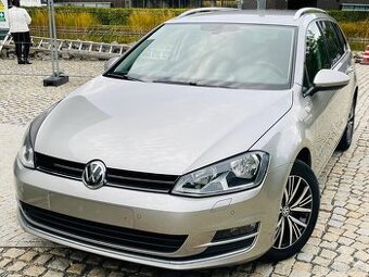 Volkswagen Golf 2.0TDI 110KW MANUÁL VYHŘEV SENZORY ALLSTAR