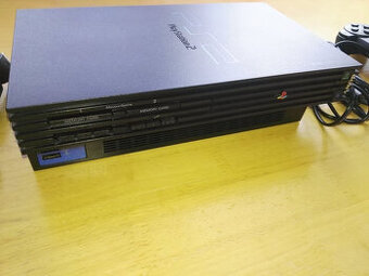 PlayStation 2 FAT + příslušenství + hra