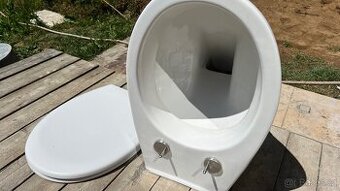 WC zachos s prkynkem