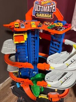 Hot wheels garáž T-Rex