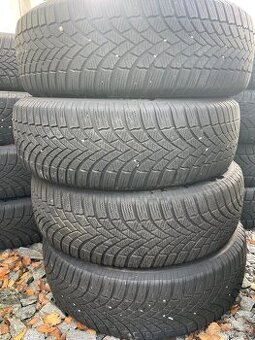 Zimní pneumatiky 215/65/17