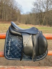 Kvalitní skokové sedlo