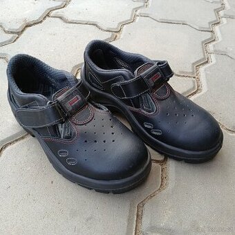 pracovní boty vel.34