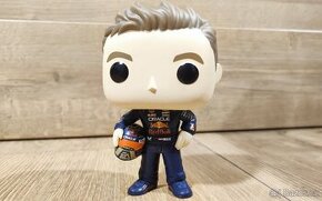 Max Verstappen s helmou - funko pop + podpis karta