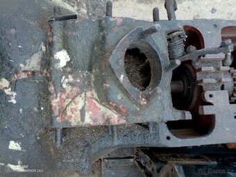 Obal převodovky zetor 4011