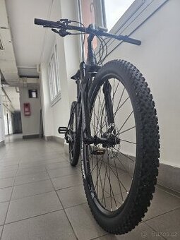 Horské kolo Kelly's Gate 70 najeto 300 km jak nové