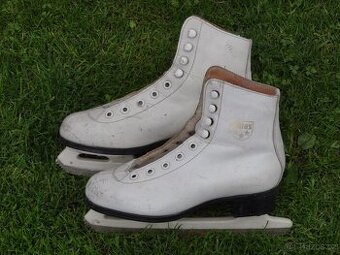 Prodám dívčí zimní brusle Botas vel.22,5