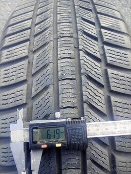 Zimní pneu Continental 215/55R17