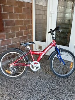 Dívčí kolo a přilba