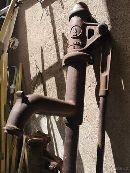 Litinová zahraní pumpa - vrchní část STANDARD II