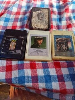 prodám 4 audio kazety