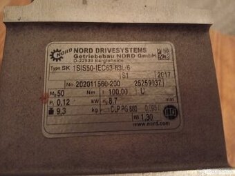 Elektromotor s převodovkou