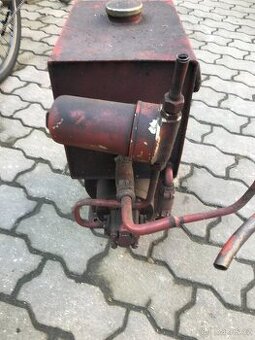 Olejové čerpadlo s motorem, nádrží a filtrem