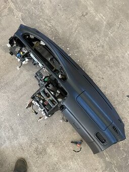 Mazda 626 GE - palubka