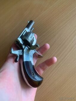 REVOLVER BULL DOG CAL.320CF,TOP STAV