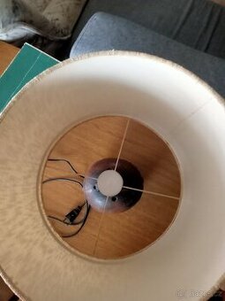 Stojací lampa